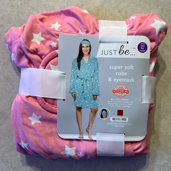 Robe & mask set - Picture 1 of 2